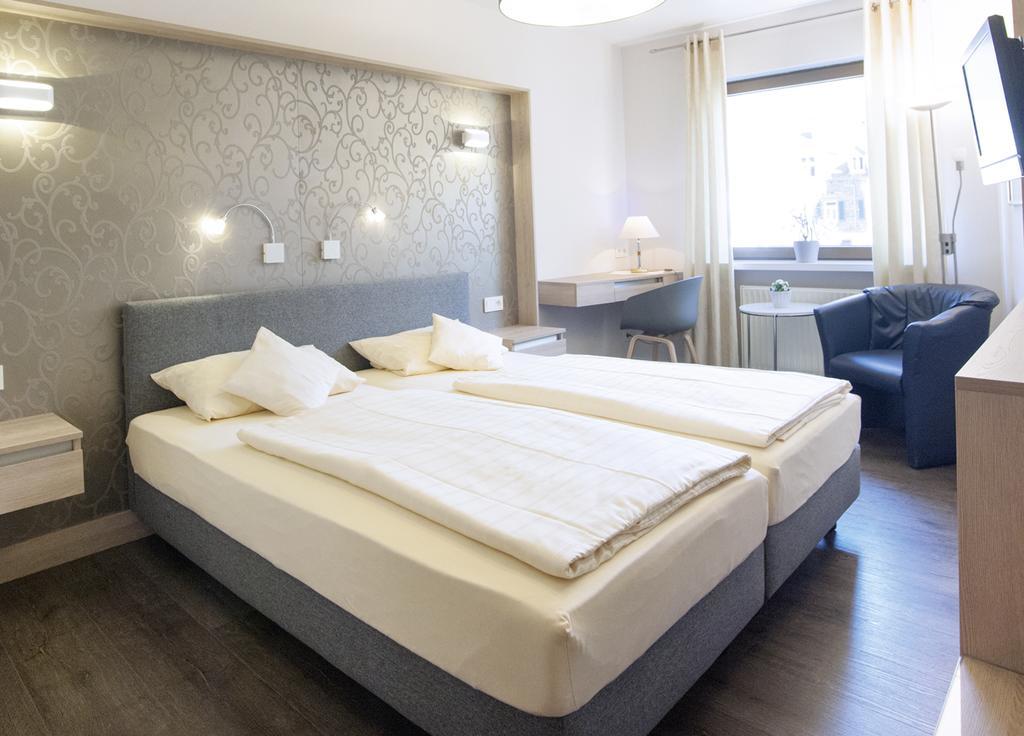 Weinhotel St. Stephanus เซลทิงเงน-อาคทิก ภายนอก รูปภาพ