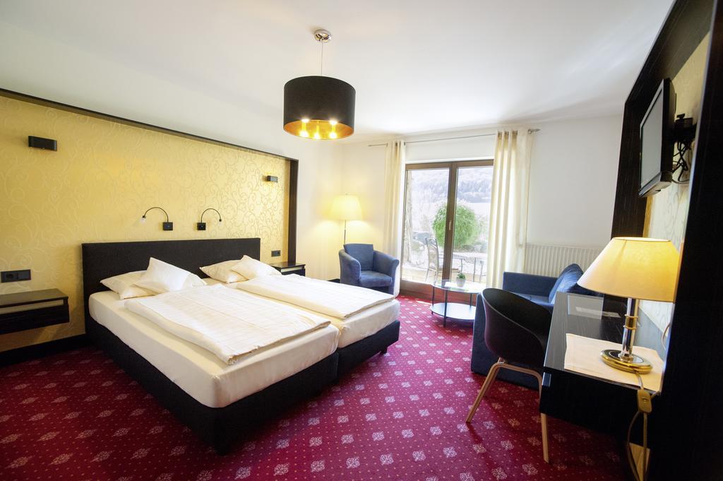 Weinhotel St. Stephanus เซลทิงเงน-อาคทิก ภายนอก รูปภาพ