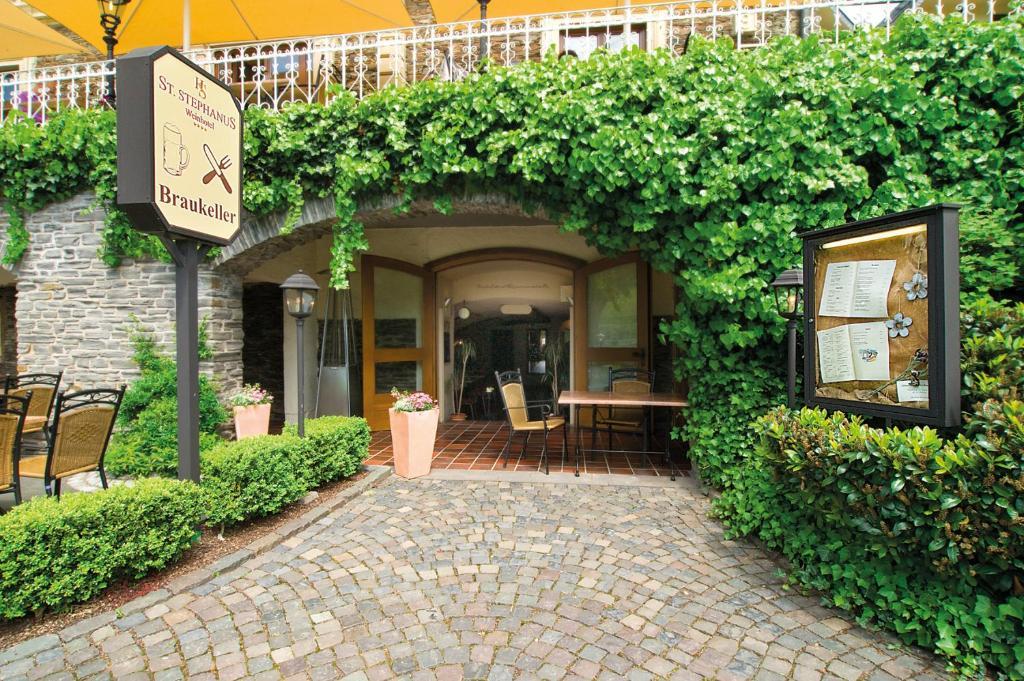 Weinhotel St. Stephanus เซลทิงเงน-อาคทิก ภายนอก รูปภาพ